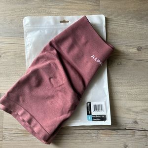 Alphalete amplify 4.5 in rose size small